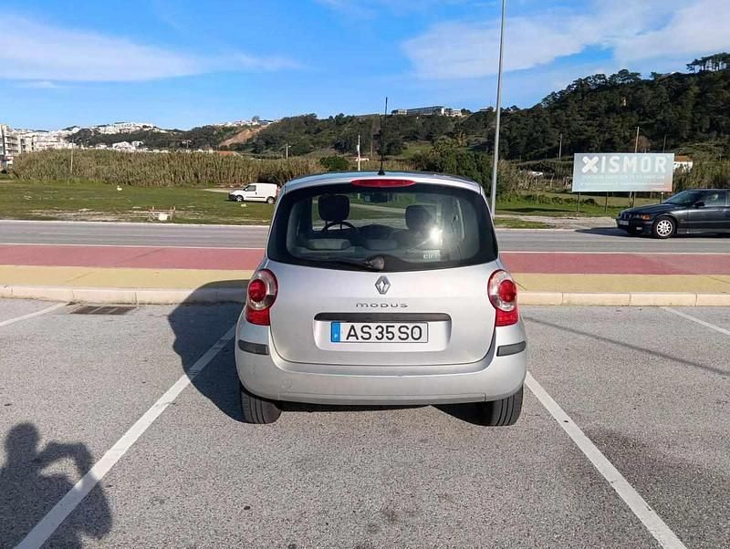 Usado Renault Modus 101 HP (74 kW) 2007 Cinzento Monovolume
