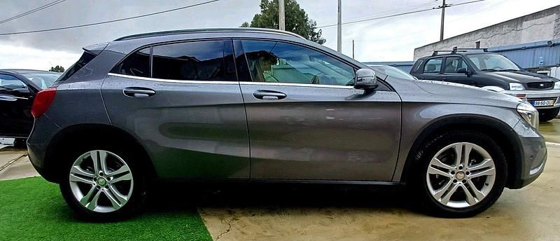 Usado Mercedes GLA200 Urban 136 HP (100 kW) 2014 Cinza SUV