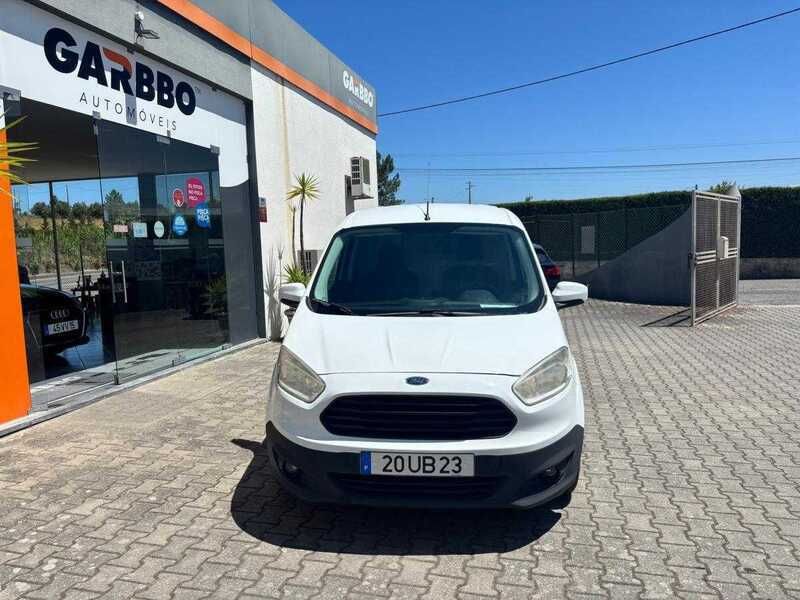 Usado Ford Courier 75 HP (55 kW) 2017 Branco Monovolume