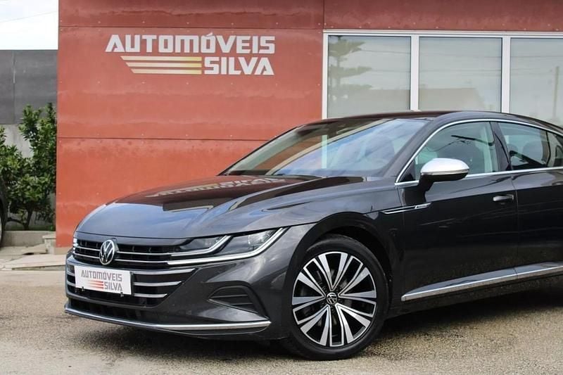 Usado VW Arteon Elegance 150 HP (110 kW) 2021 Cinzento Sedan