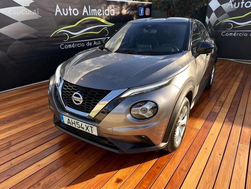 Usado Nissan Juke N-Connecta 114 HP (83 kW) 2021 Cinza SUV