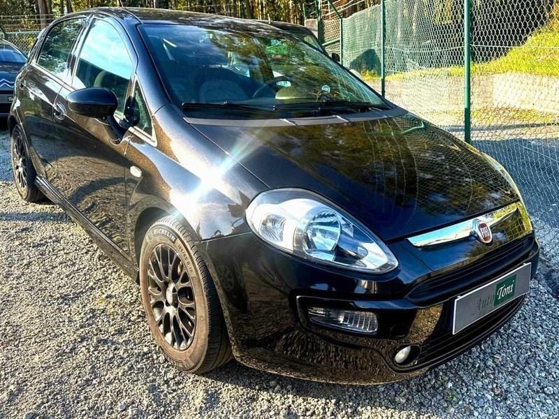 Preto Usado 2011 Fiat Punto Citadino | € 6.500 (Bom preço) - Imagem 1/4