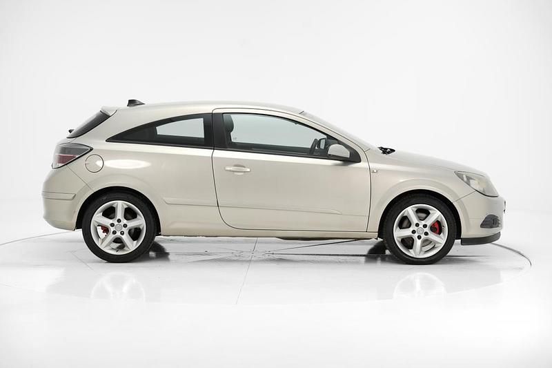 Usado Opel Astra GTC 125 HP (91 kW) 2008 Cinzento