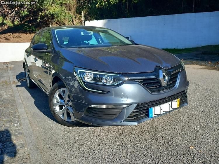 Cinza Usado 2019 Renault Mégane IV LIMITED Citadino | € 14.250 (Bom preço) - Imagem 1/1