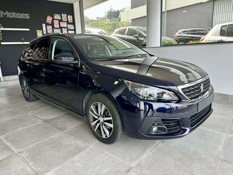 Azul Usado 2018 Peugeot 308 Allure Carrinha | € 15.990 (Preço justo) - Imagem 1/4