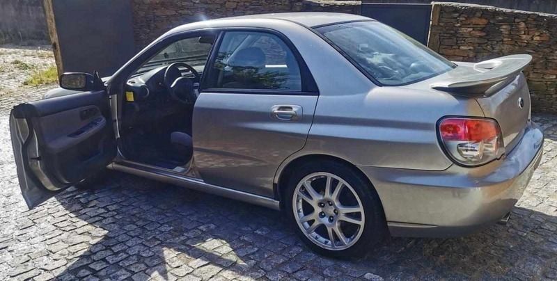 Cinzento Usado 2006 Subaru Impreza Sedan | € 16.000 - Imagem 1/4