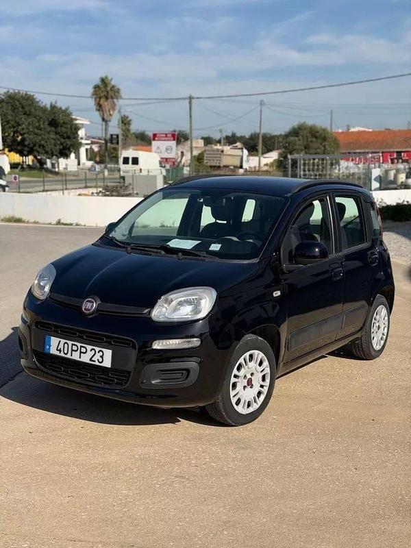 Usado Fiat Panda 70 HP (51 kW) 2015 Preto Citadino