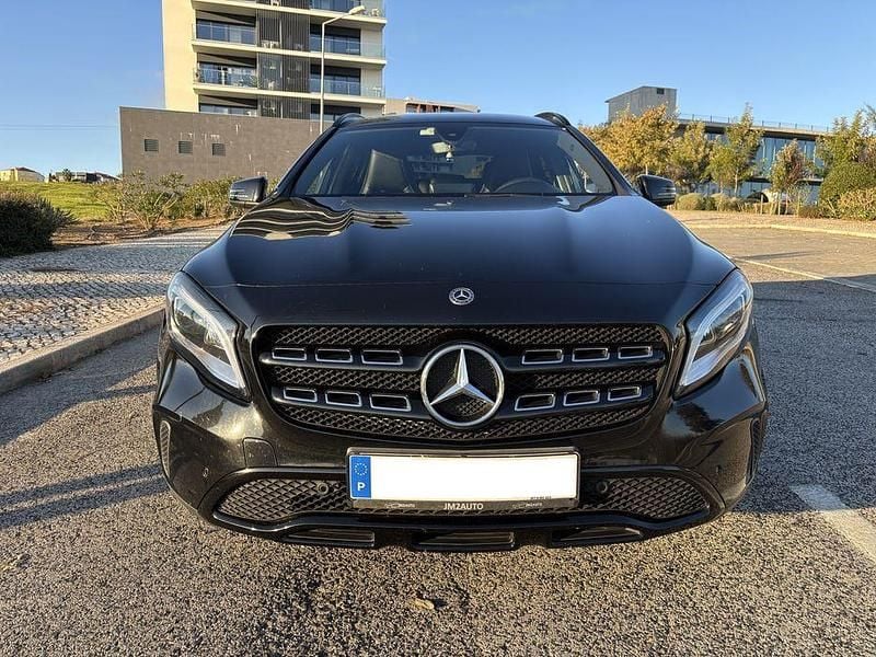 Usado Mercedes GLA180 Urban 109 HP (80 kW) 2017 SUV