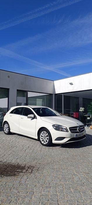 Usado 2014 Mercedes A180 Sedan | € 13.950 - Imagem 1/4