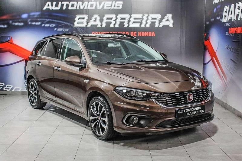 Castanho Usado 2018 Fiat Tipo Lounge Carrinha | € 11.750 (Bom preço) - Imagem 1/4