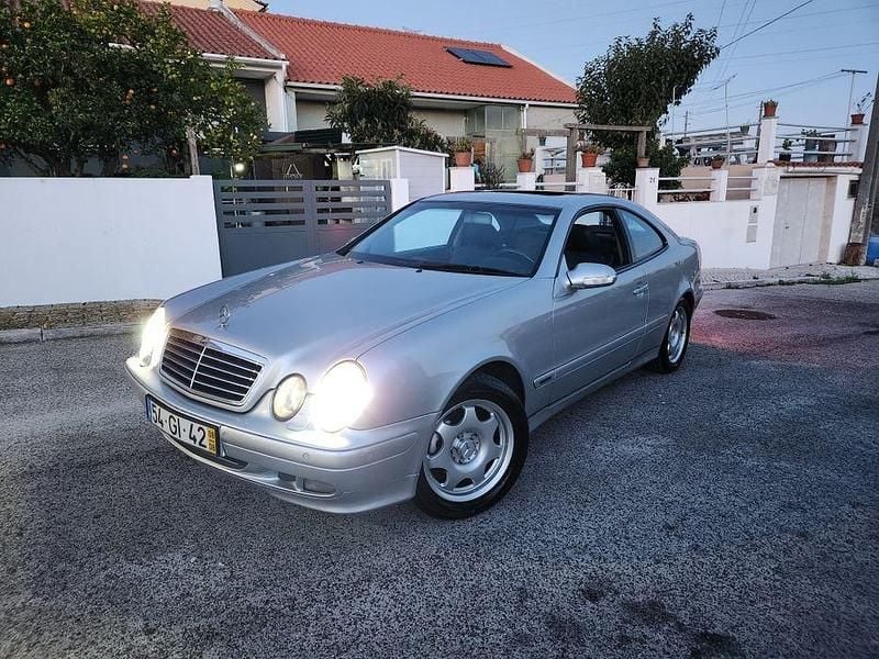 Usado 2008 Mercedes CLK230 | € 7.990 - Imagem 1/4