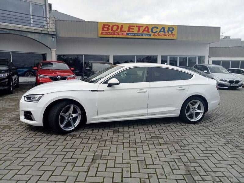 Bordeaux Usado 2020 Audi A5 Sportback Advanced Coupé | € 42.000 - Imagem 1/4