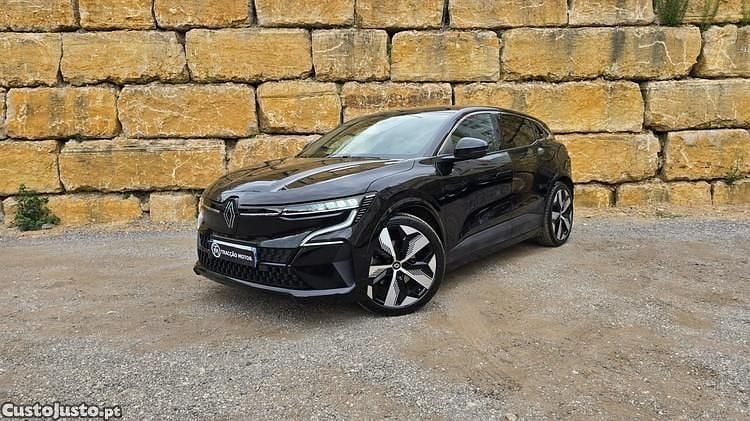 Preto Usado 2023 Renault Mégane Techno Citadino | € 29.950 (Preço justo) - Imagem 1/1