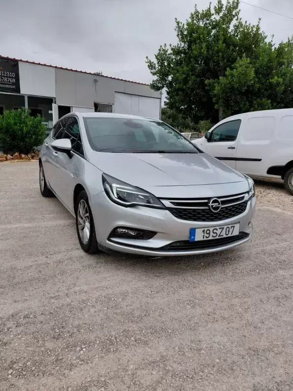 Cinza prata Usado 2017 Opel Astra Innovation Citadino | € 12.980 (Preço justo) - Imagem 1/4