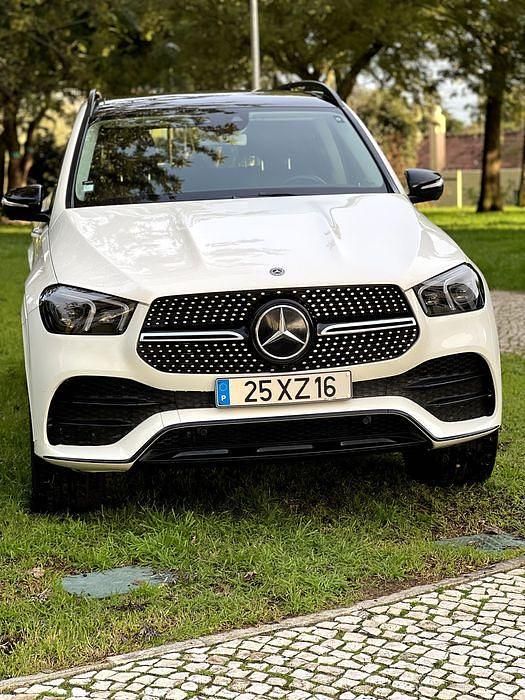 Usado Mercedes GLE300 245 HP (180 kW) 2019 Sedan