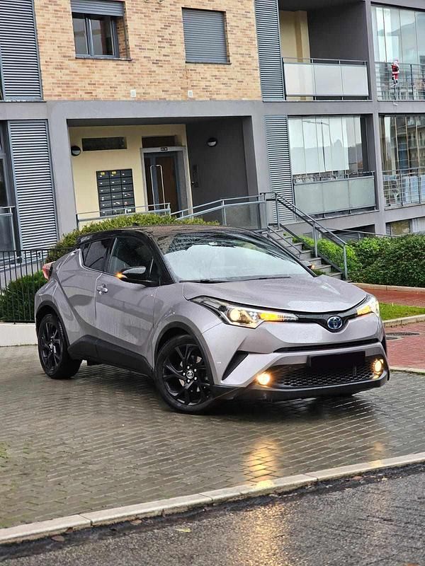Cinzento Usado 2018 Toyota C-HR SUV | € 22.900 (Preço justo) - Imagem 1/4