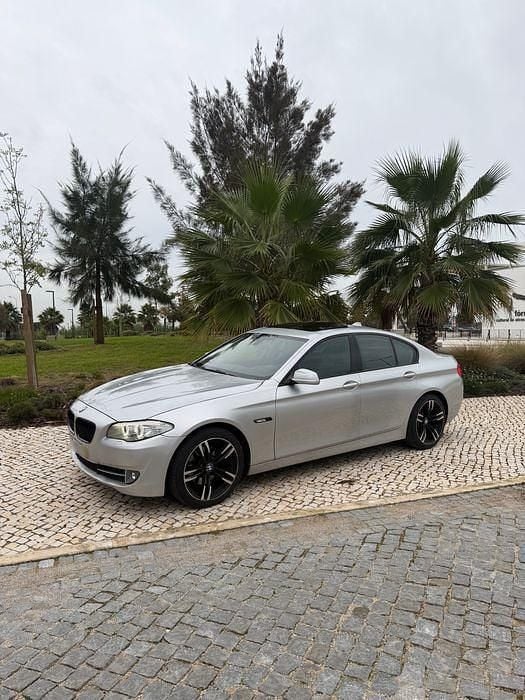 Usado 2010 BMW 520 Sport Line Sedan | € 12.499 (Preço justo) - Imagem 1/4