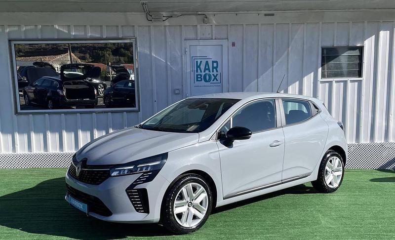 Usado Renault Clio V 91 HP (66 kW) 2025 Cinzento