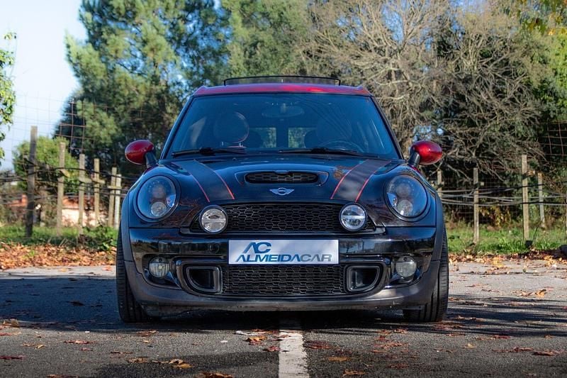 Preto Usado 2011 Mini John Cooper Works Citadino | € 12.990 (Super Preço) - Imagem 1/4