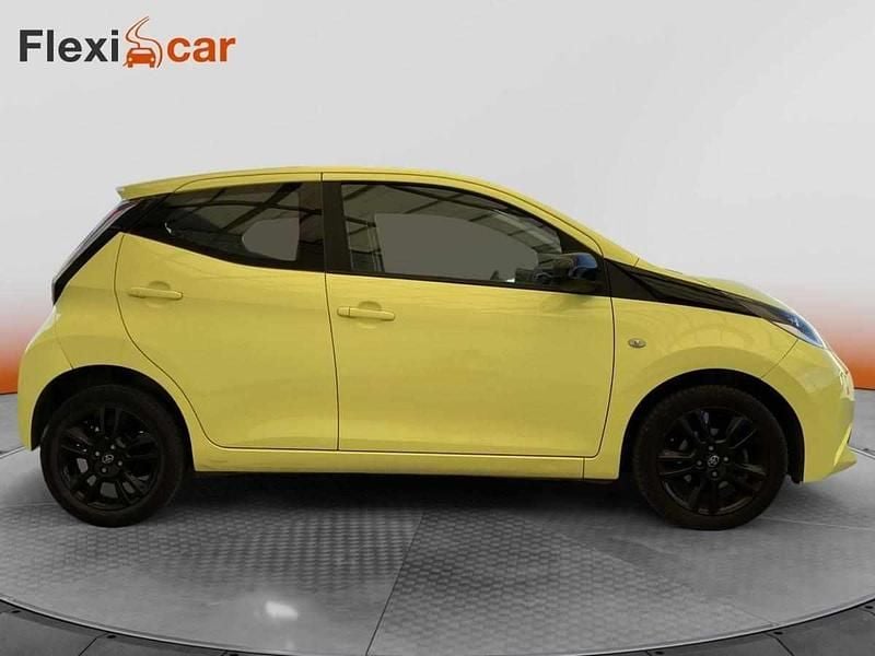 Usado Toyota Aygo 69 HP (50 kW) 2016 Outra Citadino