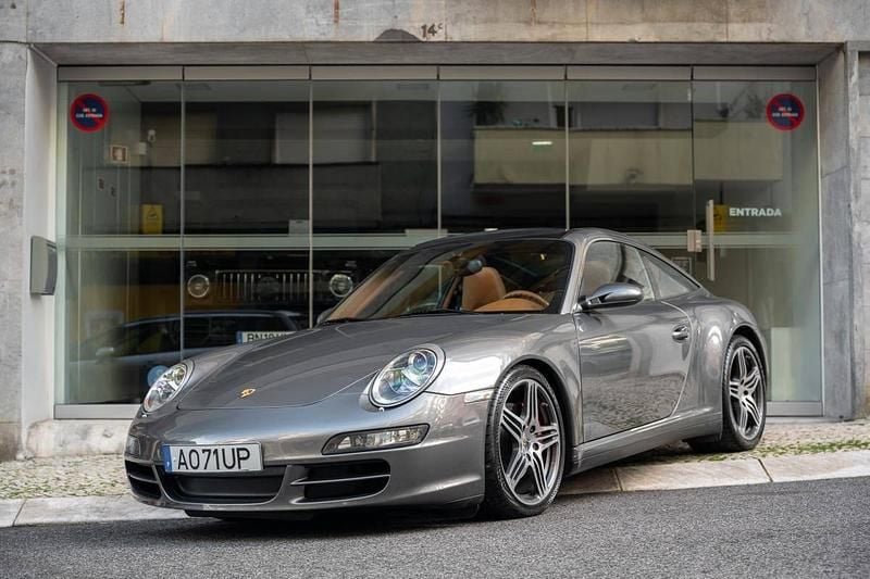 Usado Porsche 911 355 HP (261 kW) 2006 Cinzento