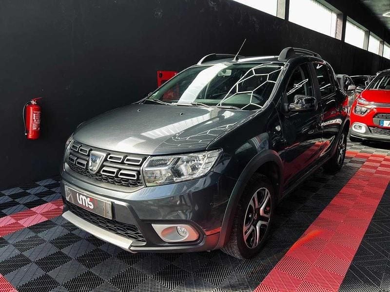 Usado Dacia Sandero Stepway 101 HP (74 kW) 2021 Cinza
