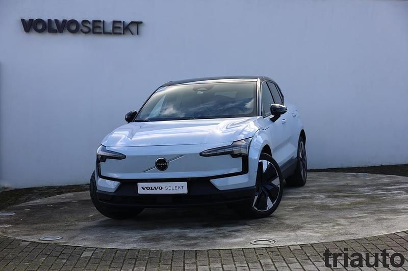 Cinza vapour Usado 2023 Volvo EX30 Ultra SUV | € 42.200 (Preço justo) - Imagem 1/3