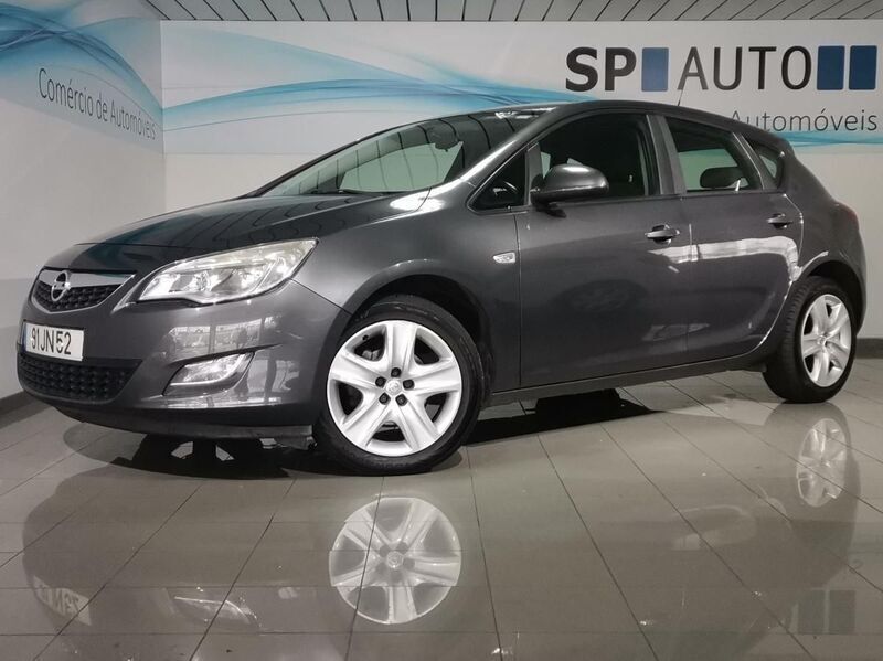 Usado Opel Astra Enjoy 95 HP (69 kW) 2010 Cinzento Citadino