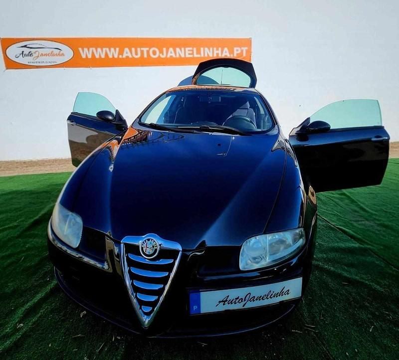 Preto Usado 2004 Alfa Romeo GT Coupé | € 6.990 - Imagem 1/4