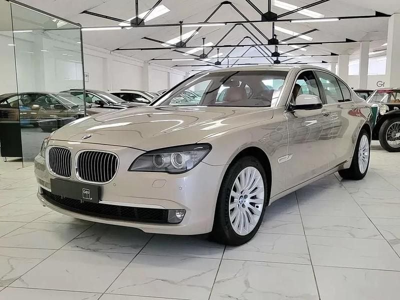 Cinza antracite Usado 2009 BMW 730 Sedan | € 23.900 - Imagem 1/4