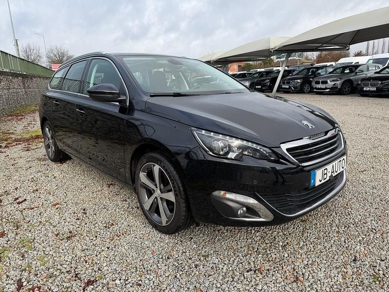 Usado Peugeot 308 Allure 120 HP (88 kW) 2017 Preto Carrinha