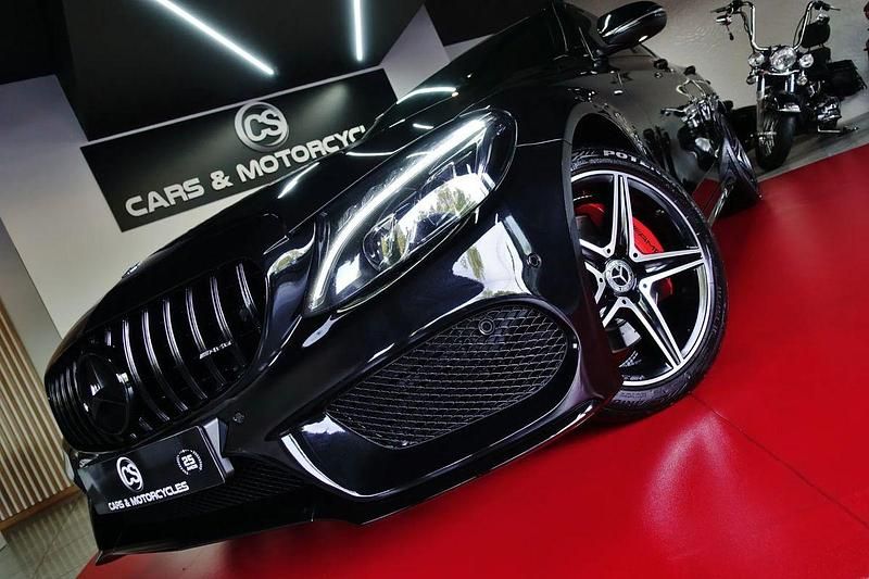 Preto Usado 2018 Mercedes C300 AMG line Carrinha | € 26.999 - Imagem 1/4