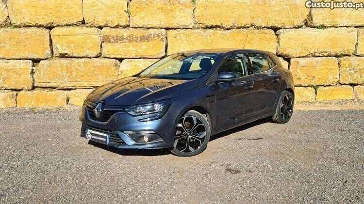 Cinza Usado 2019 Renault Mégane IV Intens Citadino | € 17.750 (Preço justo) - Imagem 1/1