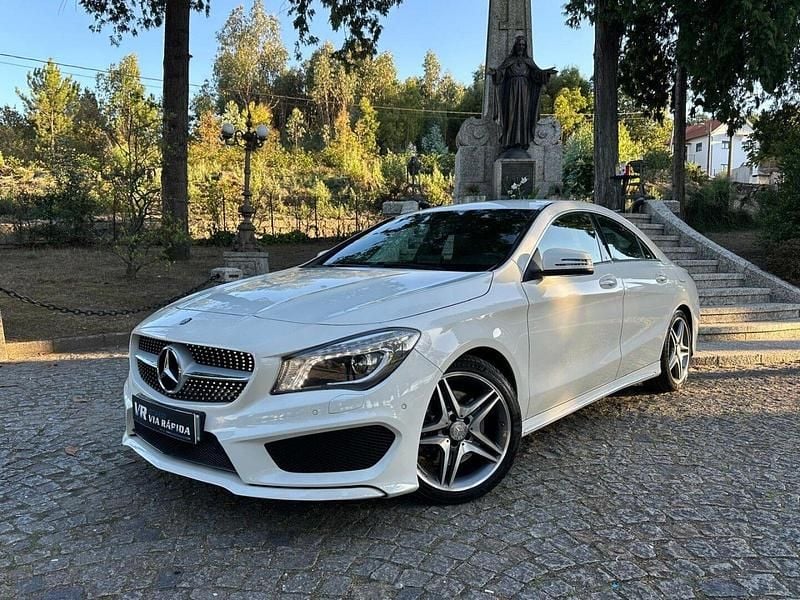 Branco Usado 2016 Mercedes CLA220 AMG line Sedan | € 25.990 - Imagem 1/4