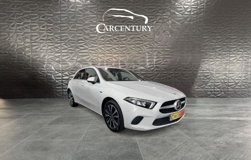 Branco Usado 2020 Mercedes A250 Progressive | € 27.950 - Imagem 1/4