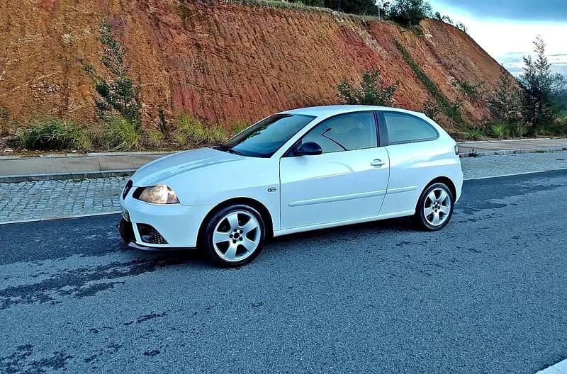 Usado Seat Ibiza Sport 80 HP (58 kW) 2008 Branco Citadino