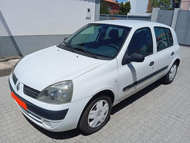 Usado 2004 Renault Clio II Sedan | € 1.675 (Preço justo) - Imagem 1/4