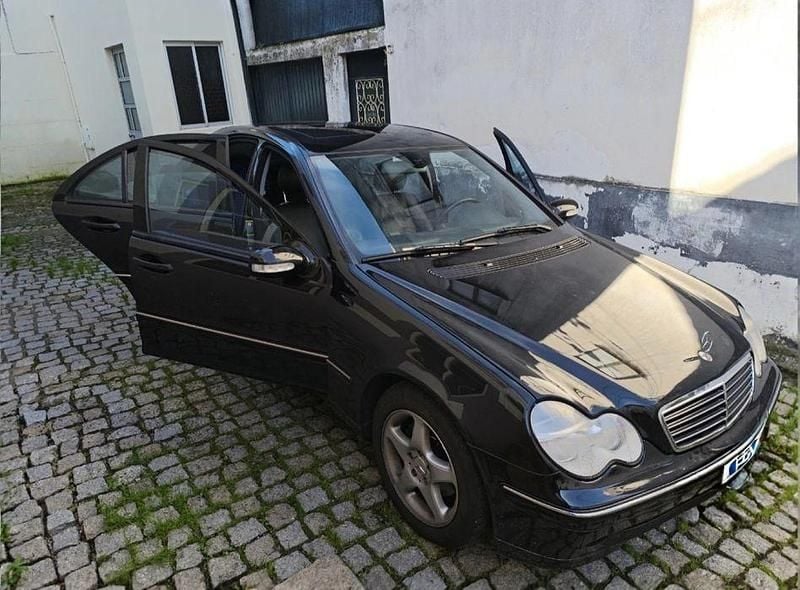 Usado 2004 Mercedes C200 Sedan | € 7.000 - Imagem 1/4