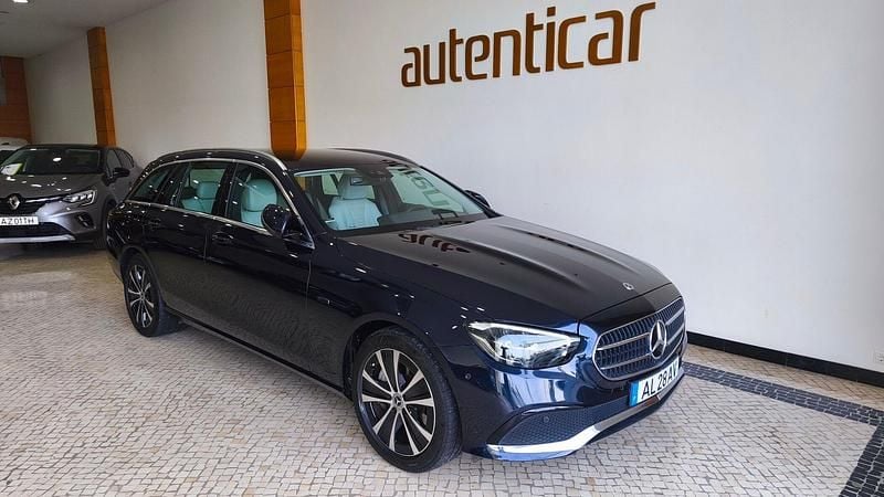 Azul Usado 2021 Mercedes E300 Avantgarde Carrinha | € 35.800 (Preço justo) - Imagem 1/4