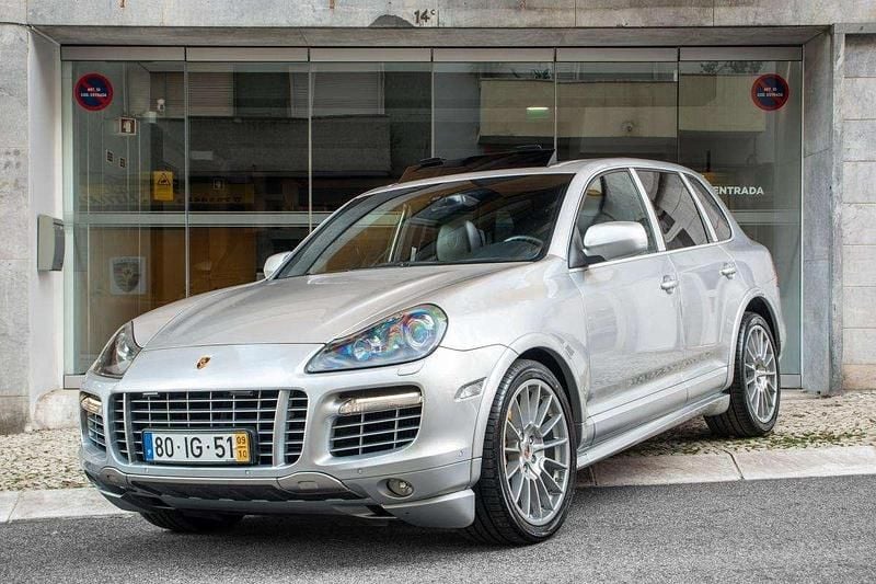 Cinzento Usado 2009 Porsche Cayenne SUV | € 54.800 - Imagem 1/4