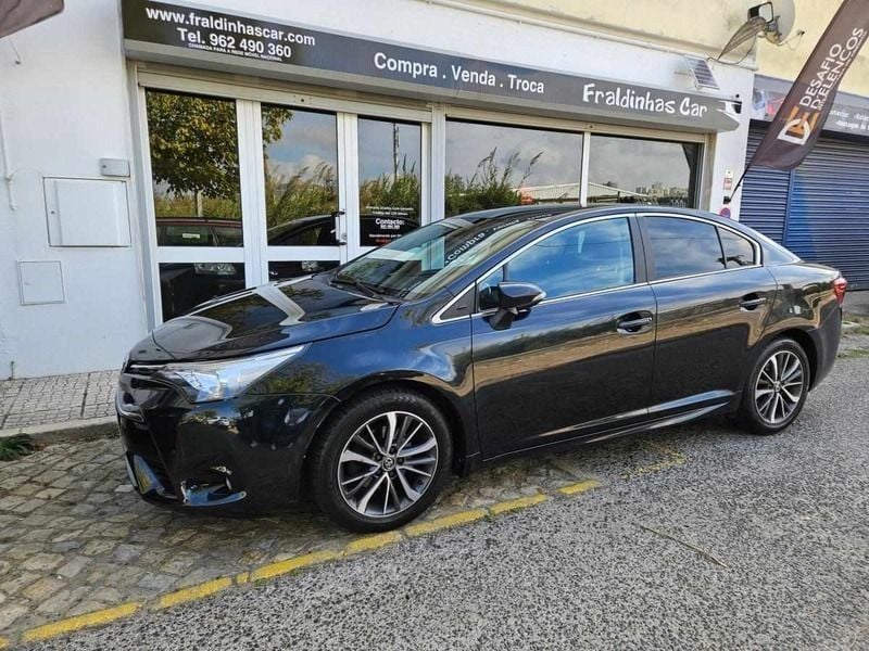 Preto Usado 2017 Toyota Avensis Sedan | € 17.500 - Imagem 1/4