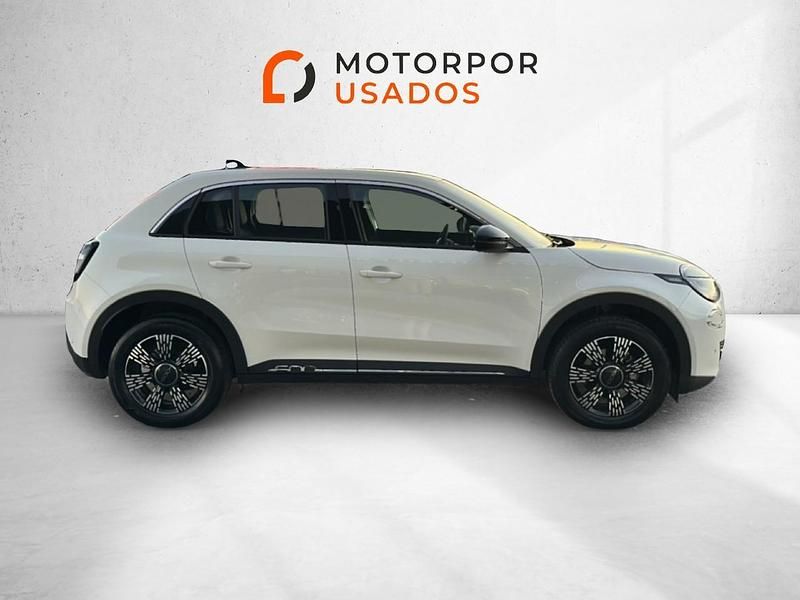 Usado Fiat 600 Icon 145 HP (106 kW) 2025 Branco SUV