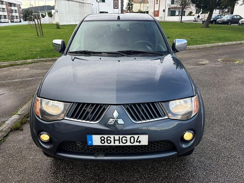 Usado Mitsubishi L Intense 136 HP (100 kW) 2009 Cinza SUV