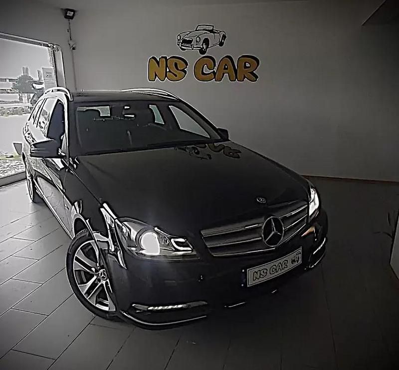Preto Usado 2012 Mercedes C220 Avantgarde Citadino | € 14.900 - Imagem 1/4