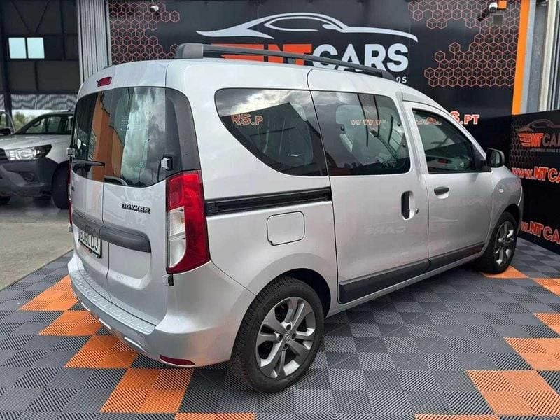 Usado Dacia Dokker Essentiel 75 HP (55 kW) 2015 Cinza Monovolume