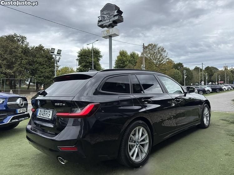 Preto Usado 2021 BMW 320e Sport Line Carrinha | € 30.750 (Preço elevado) - Imagem 1/1