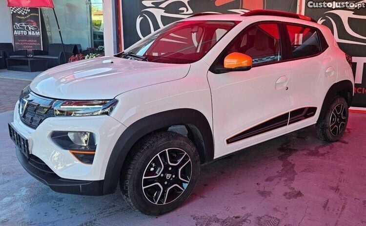 Branco Usado 2022 Dacia Spring Comfort Citadino | € 18.500 - Imagem 1/1