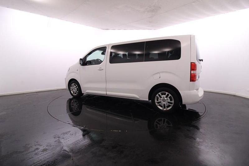 Usado Peugeot Traveller 116 HP (85 kW) 2018 Branco Monovolume