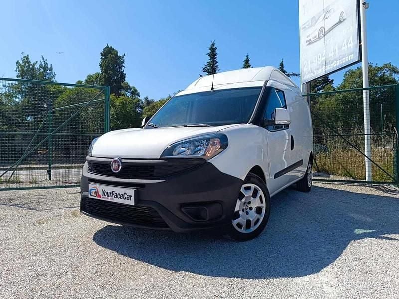 Branco Usado 2022 Fiat Doblò Monovolume | € 15.900 (Preço justo) - Imagem 1/4