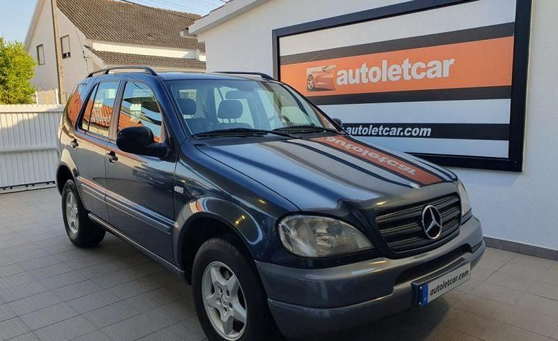 Preto Usado 2001 Mercedes ML270 SUV | € 10.900 (Caro) - Imagem 1/4